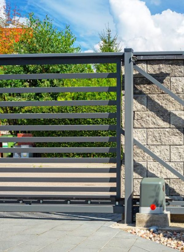 Comparing Costs of Popular Fence Materials