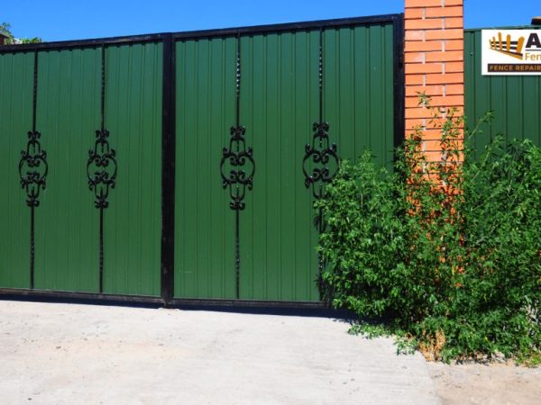 Maintenance Tips for Long Lasting Fences