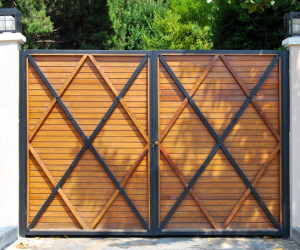 Wooden Gates Modern Design